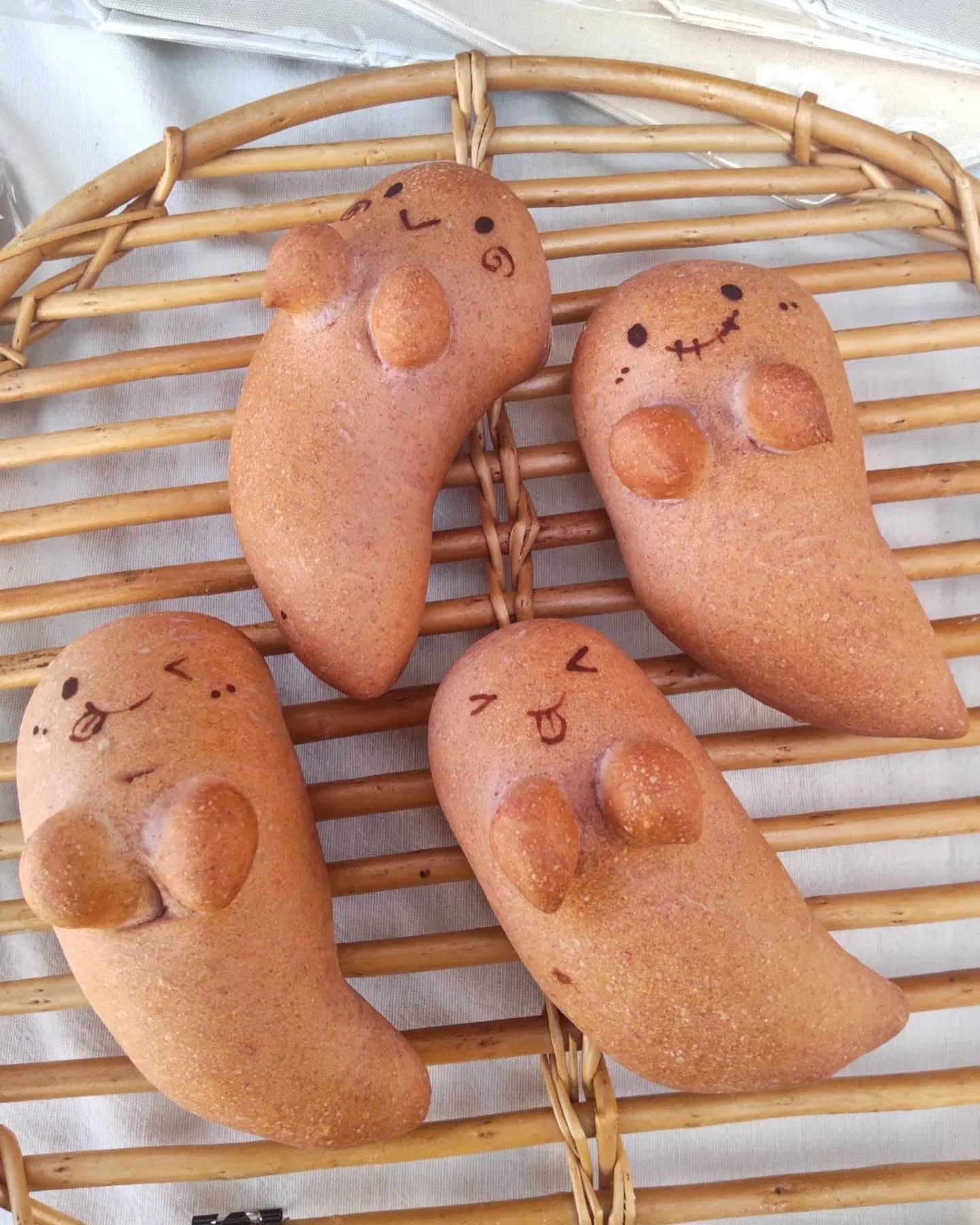 明日はハロウィンパンたくさん焼くよー！