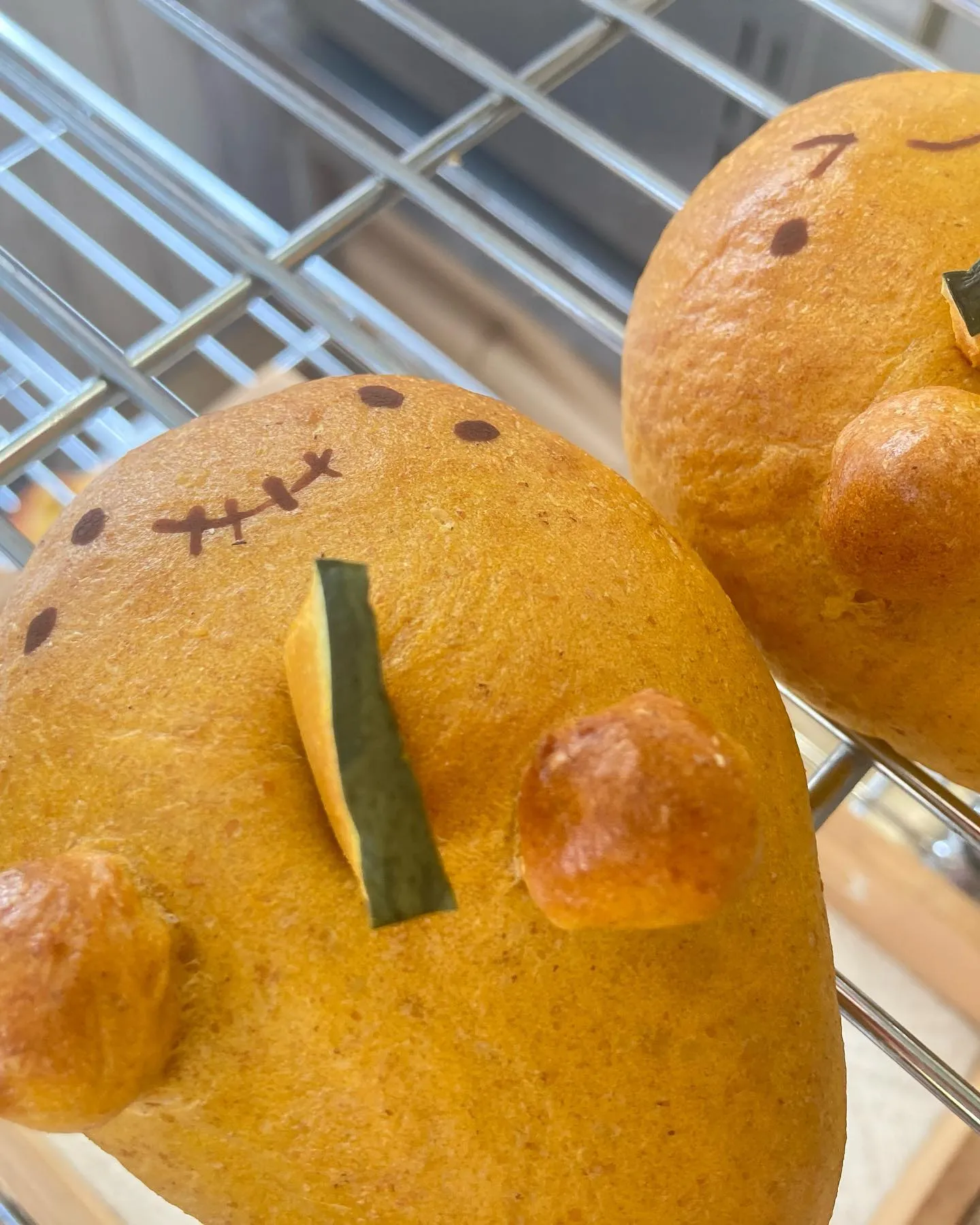 明日はハロウィンパンたくさん焼くよー！